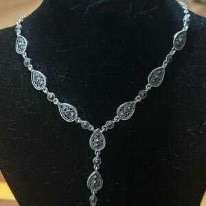 Elegant sterling Silver Teardrop Necklace